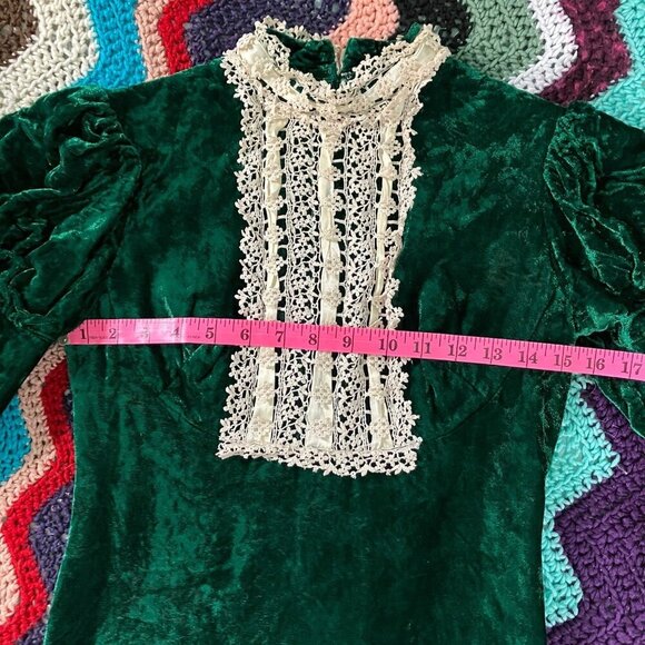 Vintage Green Velvet Victorian Dress 80s Handmade Lace Puff Sleeve Goth Whimsy - Picture 15 of 16